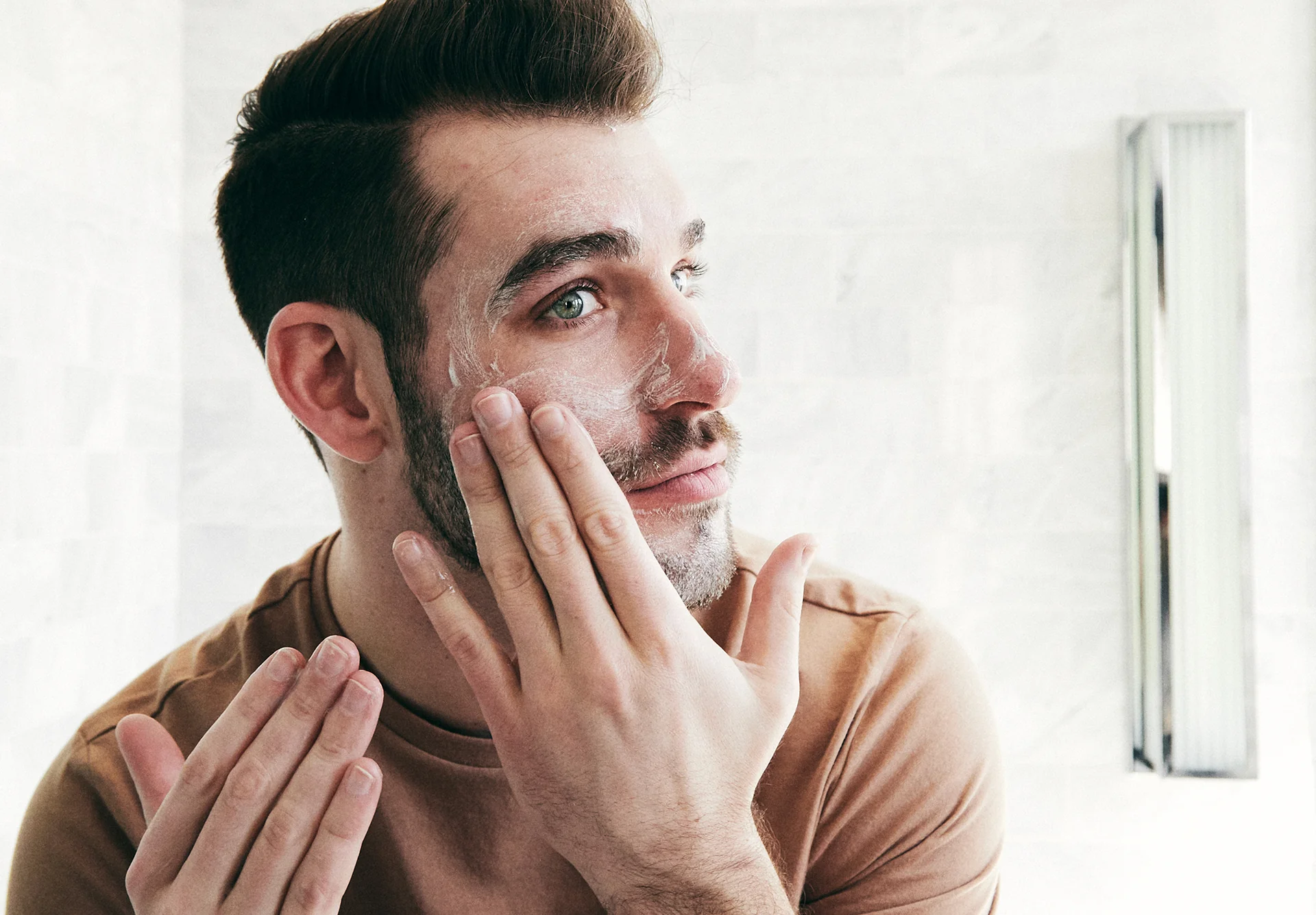 Daily Defense Face Moisturizer with SPF 20 for Men - Image 4